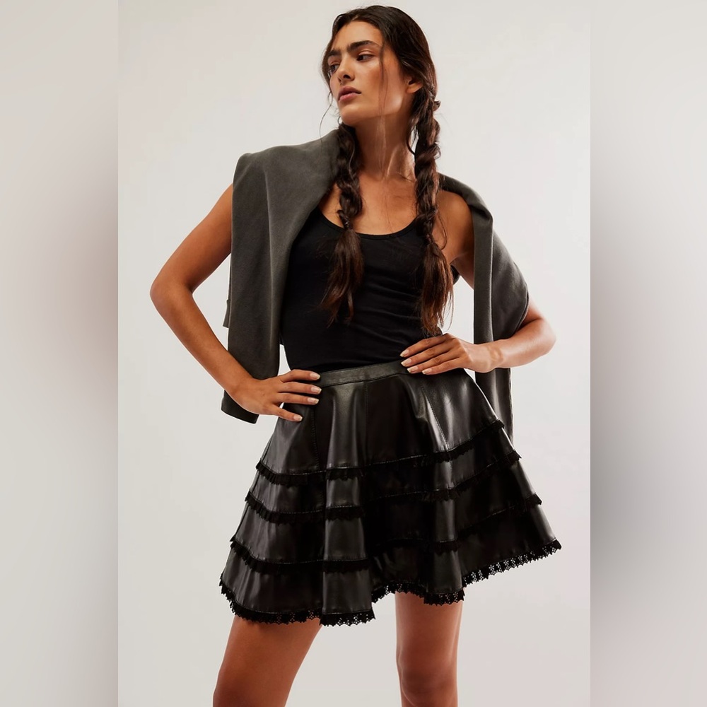 NWT Understated Leather Roxanne Mini Skirt
